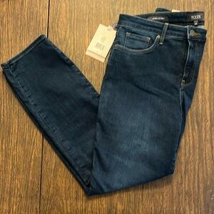 NYDJ Size 10 Dark Wash Jeans Lift & tuck